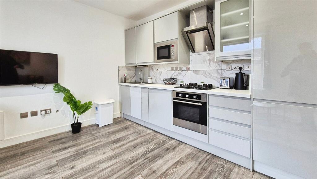 Kitchen/Reception