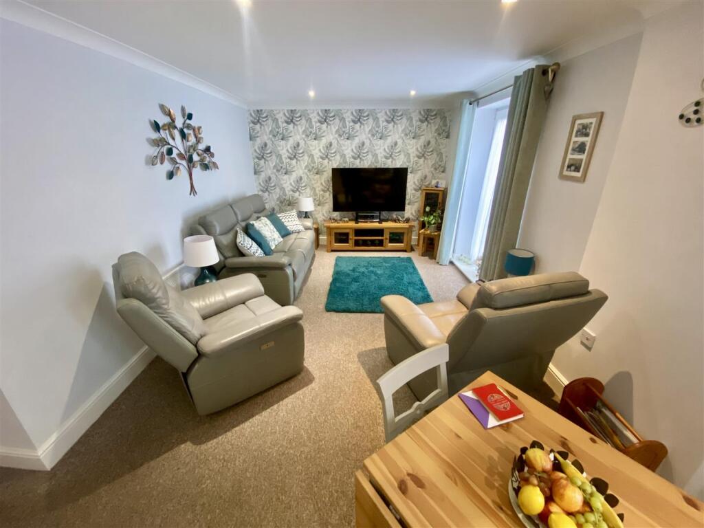 Bramleys Estate Agents - Huddersfield Road - Mirfi