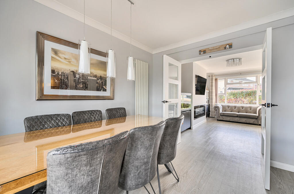 1393670-13-695d1c...