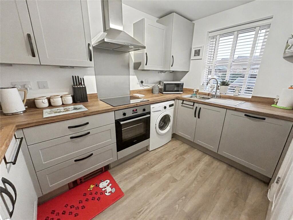 Clarissa Close, Tiverton, Devon, EX16