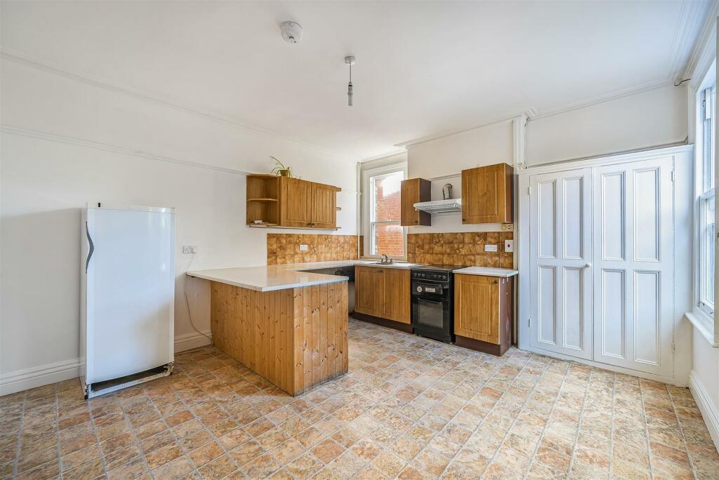 kitchen diner h.jpg