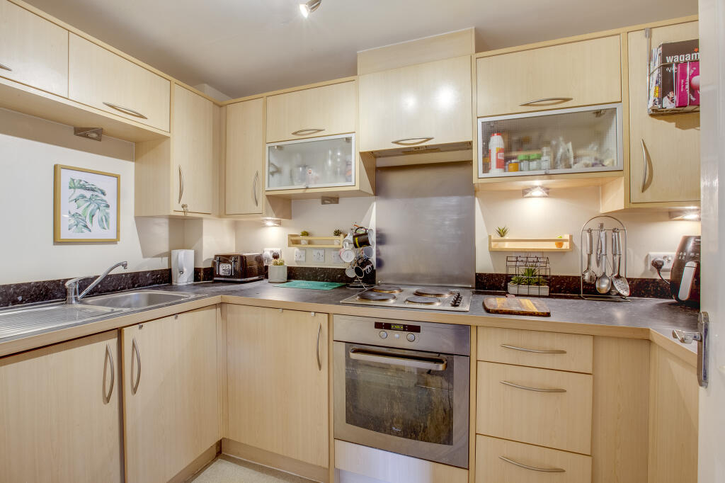 Flat 4 St Johns View, West End Road, HP11 2PW-4