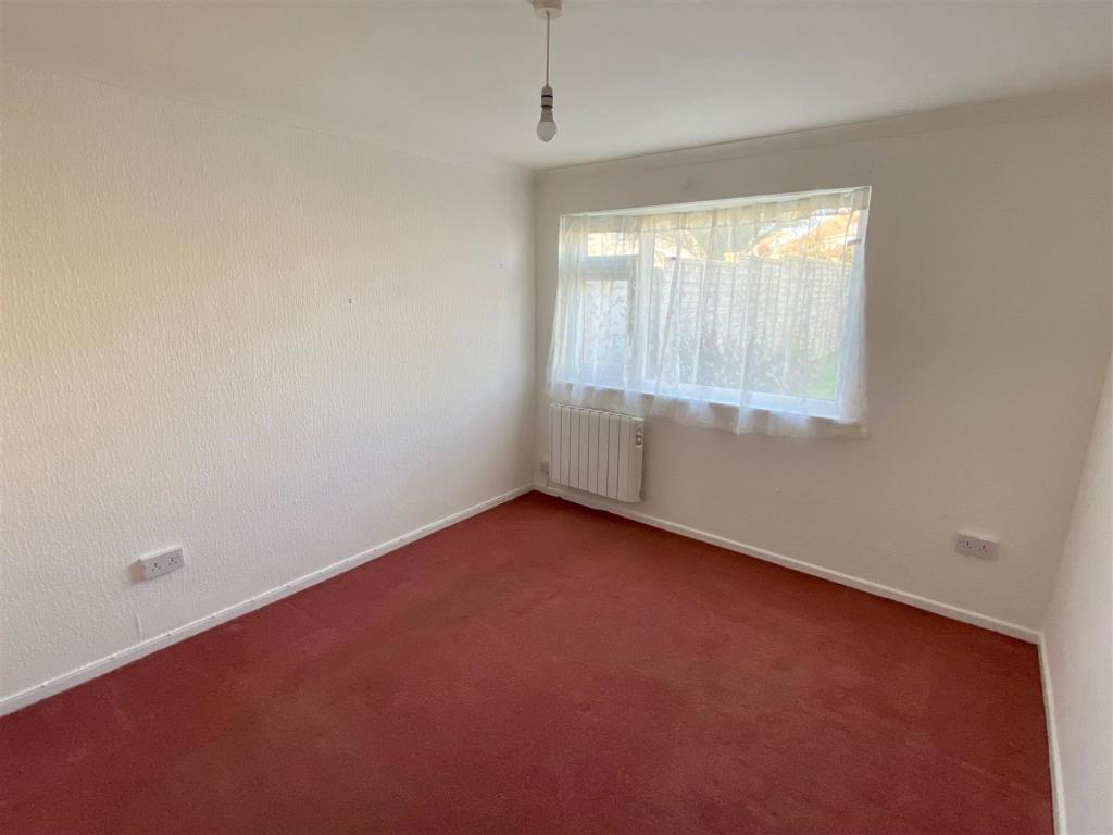 21 Higherwell Close Bedroom