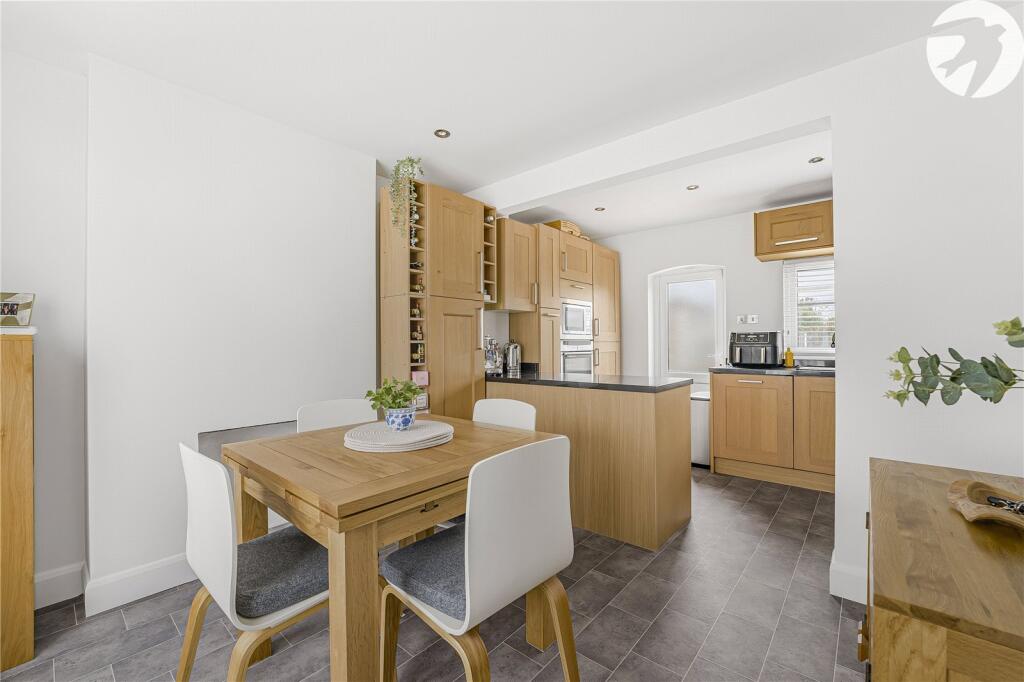 Dining/Kitchen