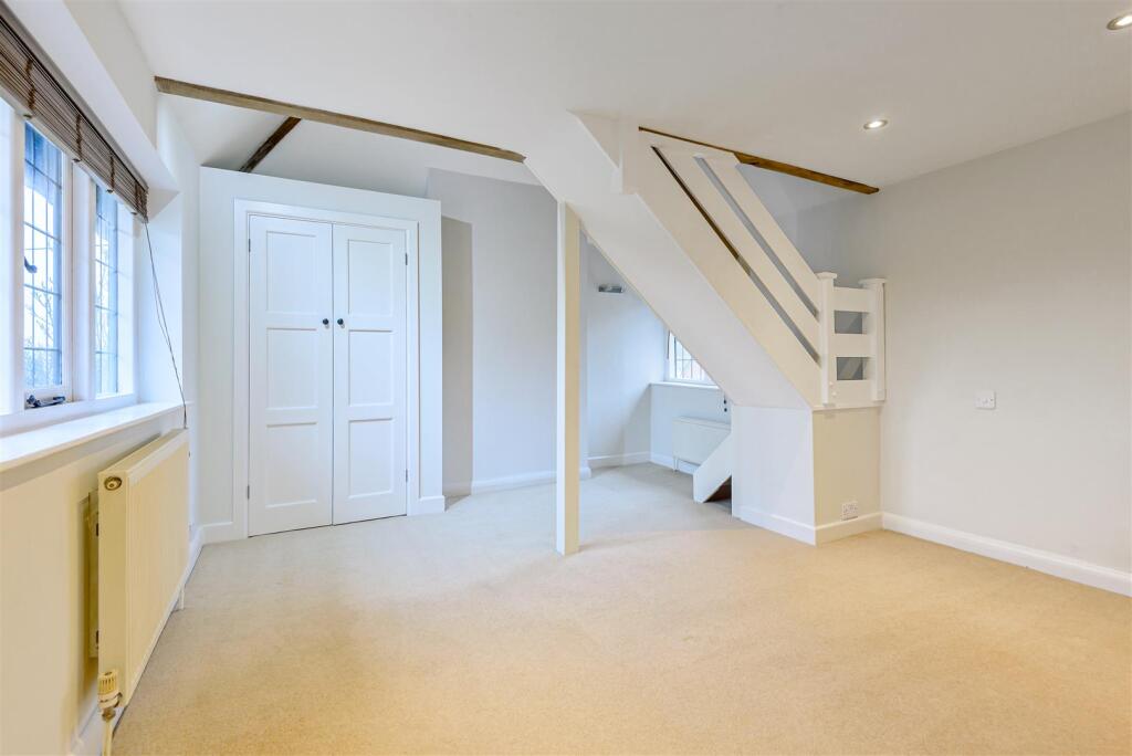 Bedroom 4.jpg
