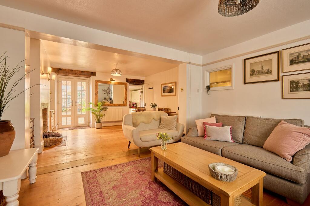 Sitting/Dining Room