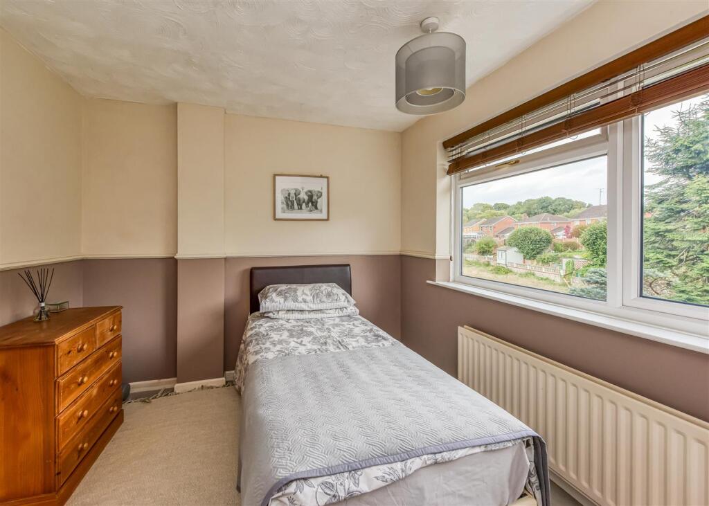 6 St Johns close-Bedroom 4.jpg