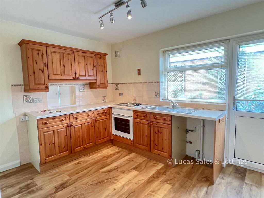 74 St Michaels Rd Kettering-05.jpg