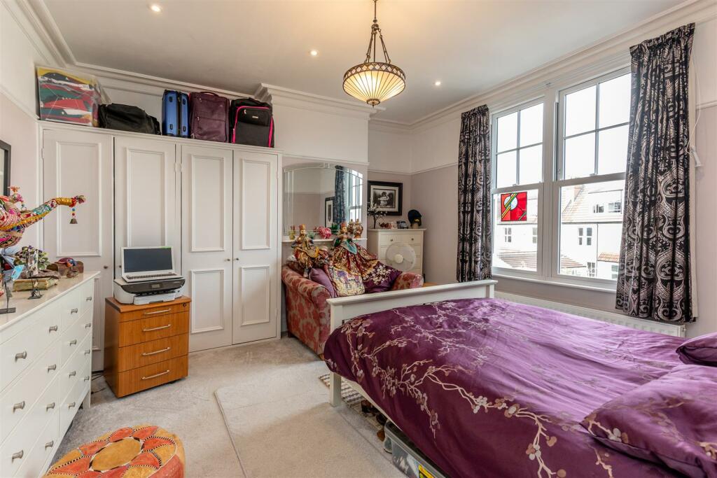 Henleaze Road, Henleaze Bed 1d.jpg