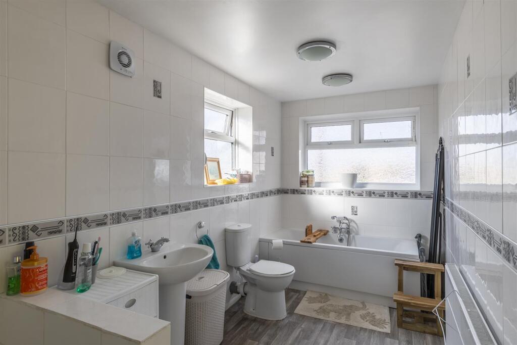 Wet Room/Bathroom