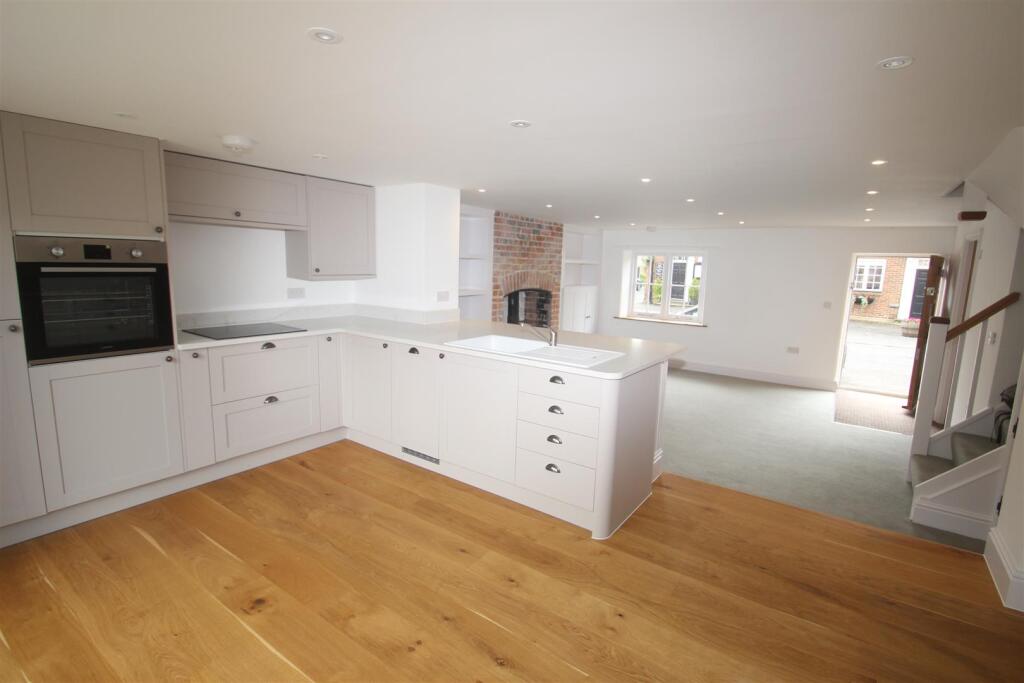 Kitchen.JPG