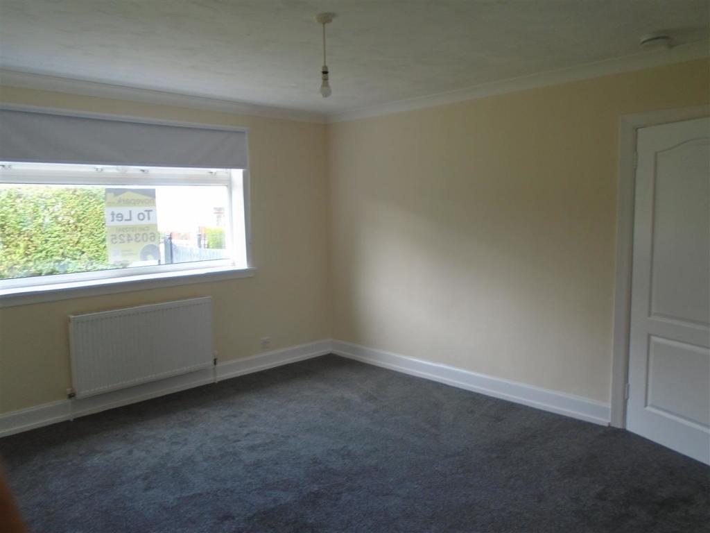 49 St Margarets Avenue - Livingroom 1.JPG
