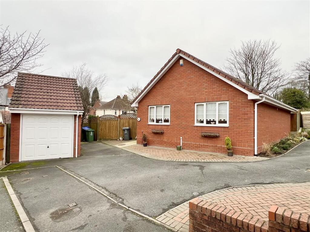 Tromans Close Cradley Heath 1.jpg