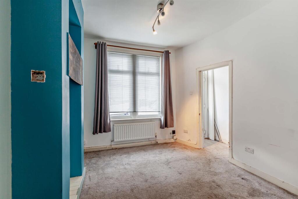 8669132-interior02-800.jpg