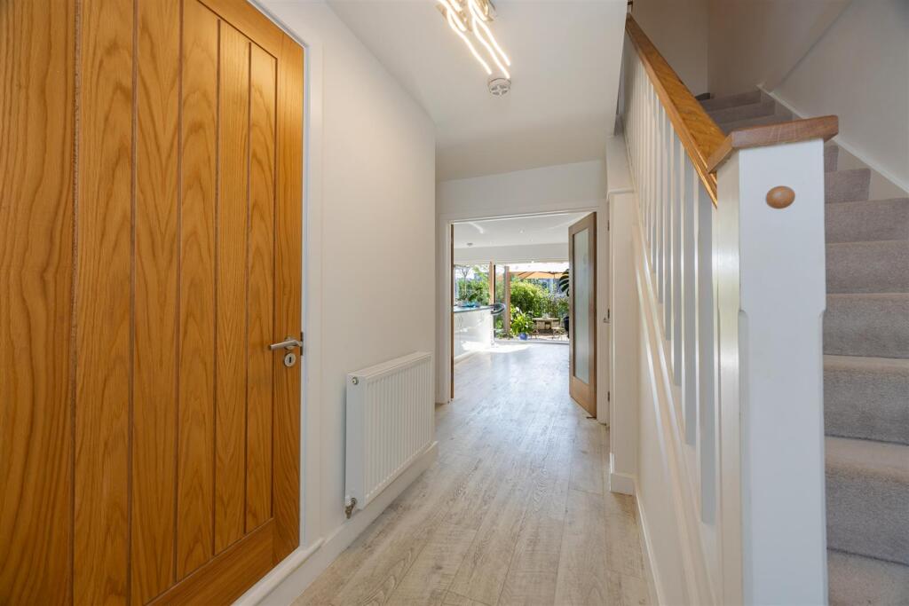 A14 - 17 Baltic Way Totnes - 250514.jpg