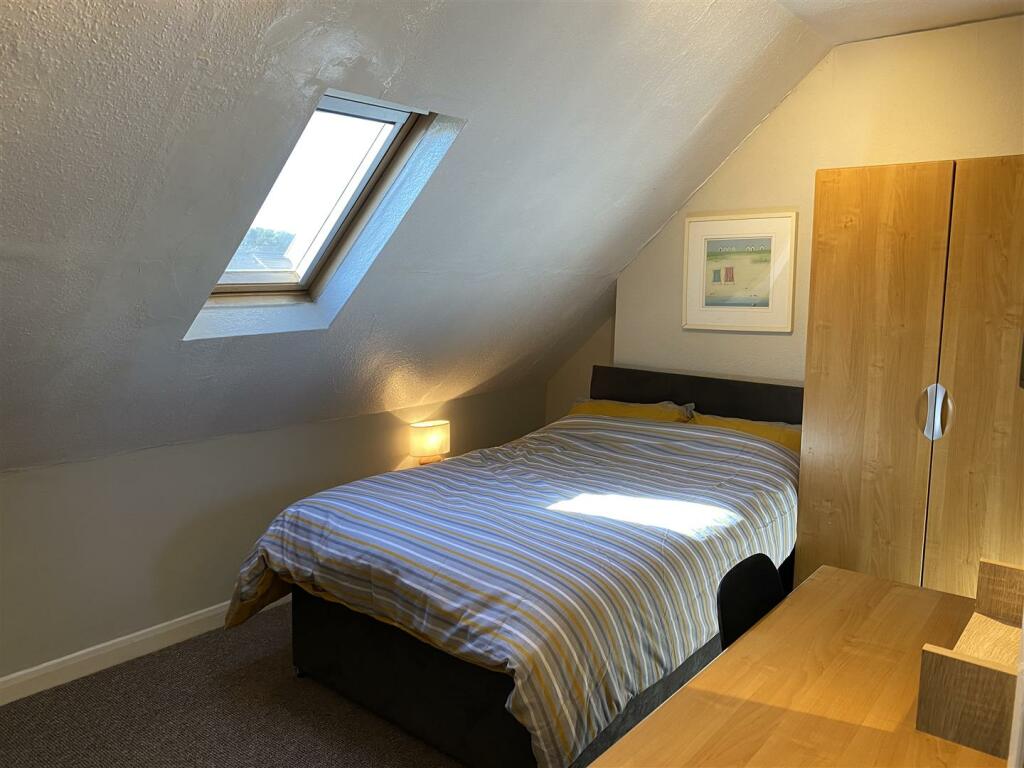 Room 1 attic rear.JPG