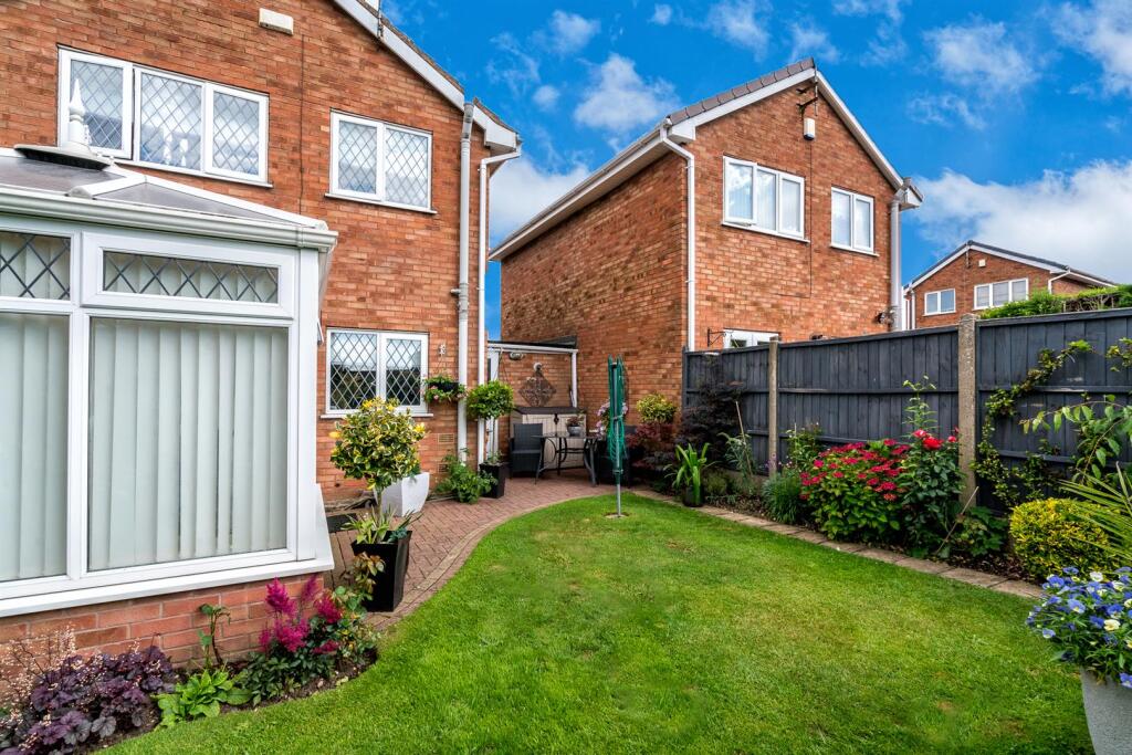 17, Badgers Way, Heath Hayes, Cannock, Staffordshi