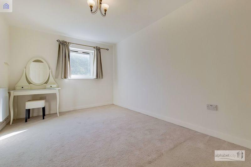 Bedroom 2 (2)