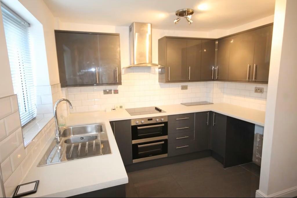 Kitchen2.jpg