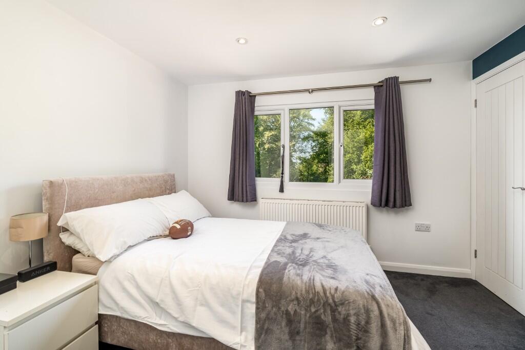 2ndf Bed/en-suite