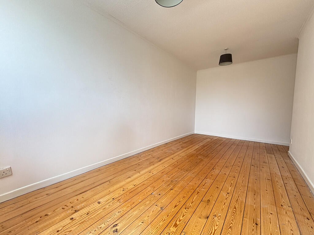 Second Bedroom (2...