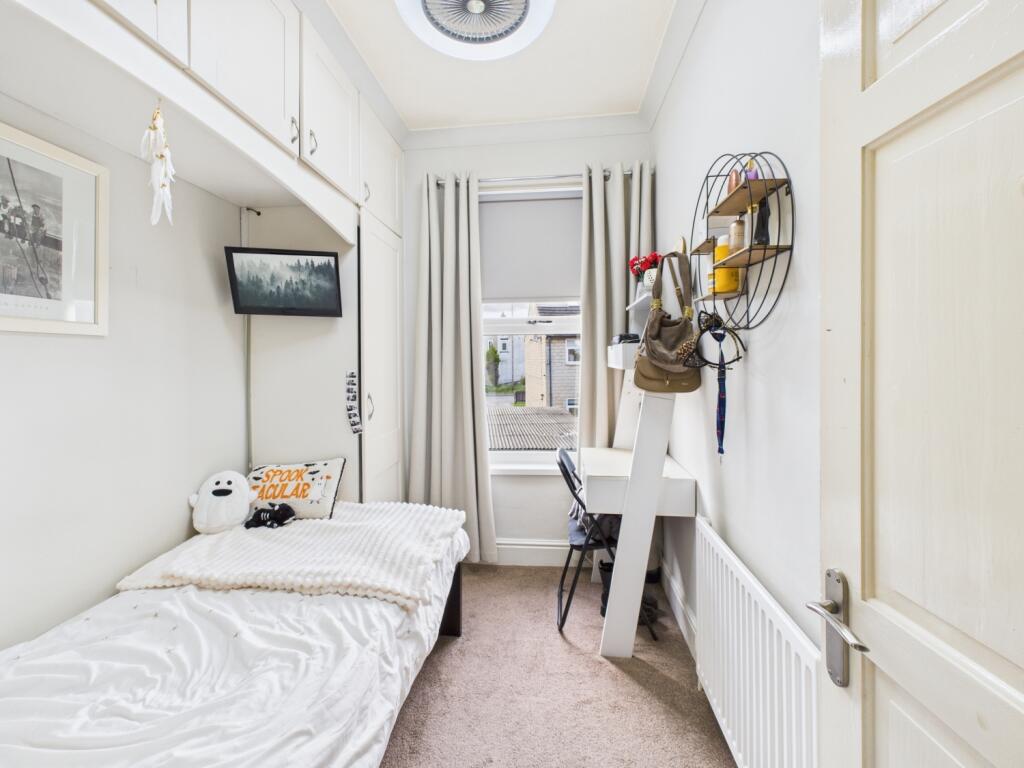 CAM04233G0-PR0038-STILL024