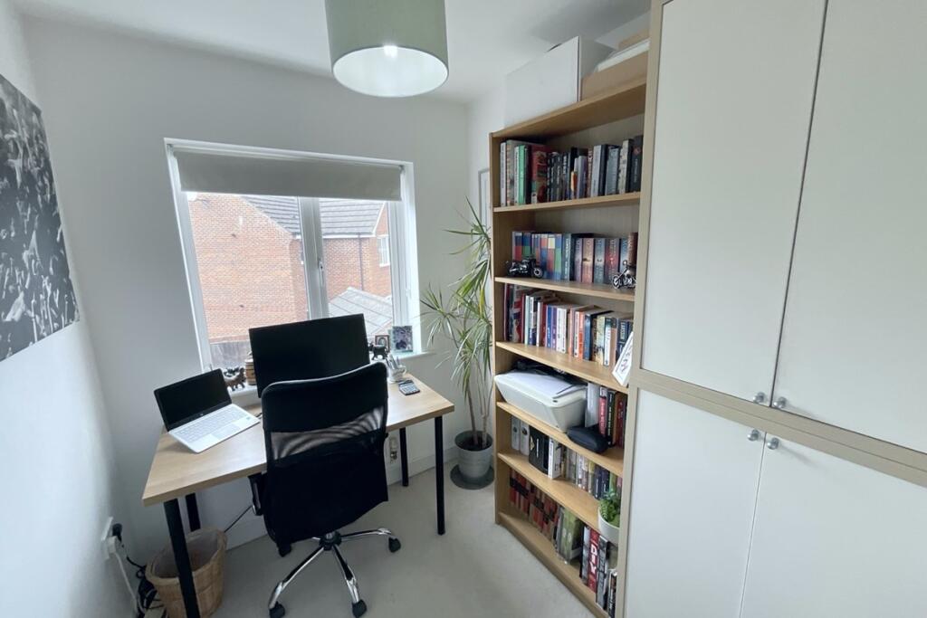 bedroom/office