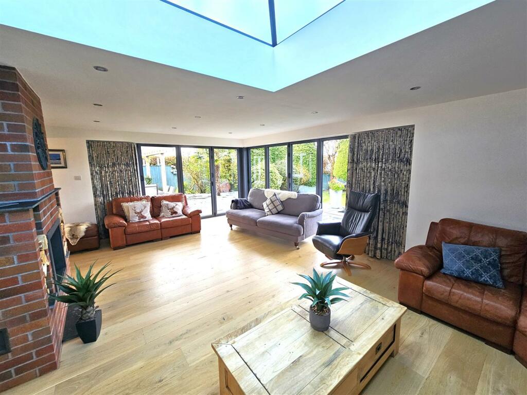 Living Room.jpg