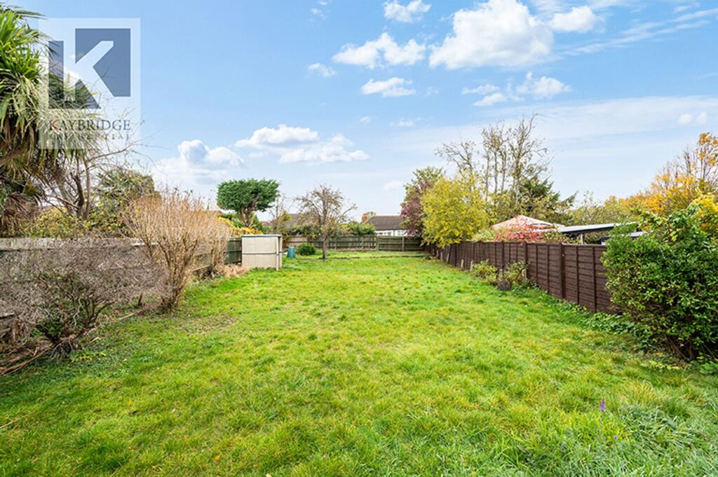 Ravensfield Gardens, KT19 0SR