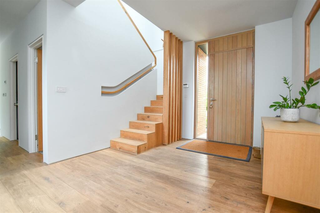 Hallway.jpg