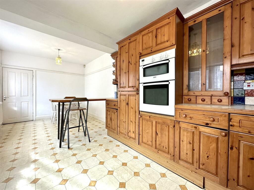 Breakfast Kitchen Aspect 2