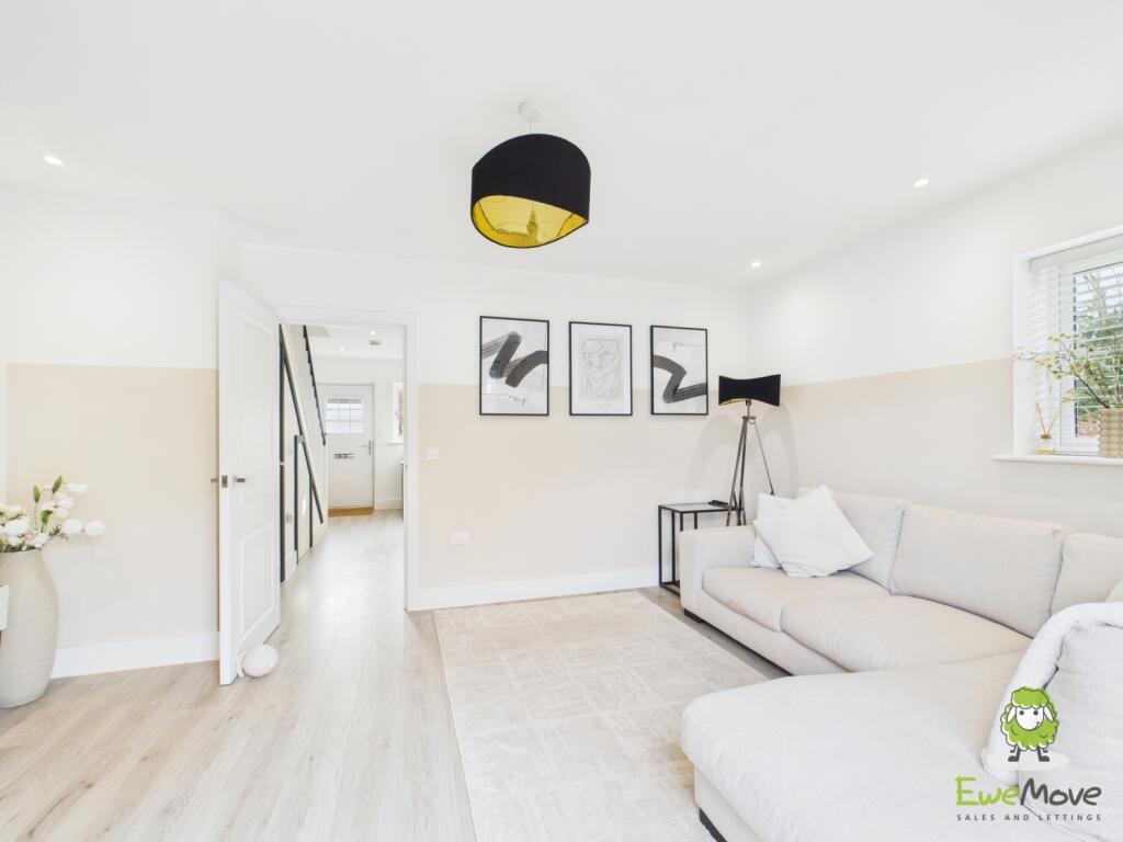 EweMove Estate Agents Basingstoke - Fishbourne Gar