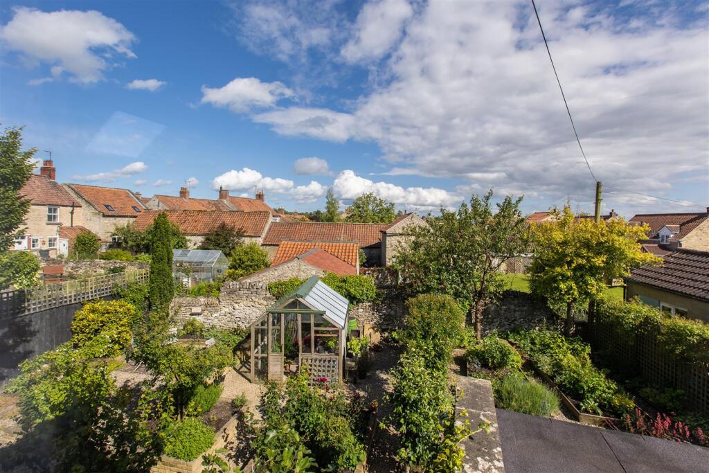 Haydon Croft Bedroom 3-3.jpg