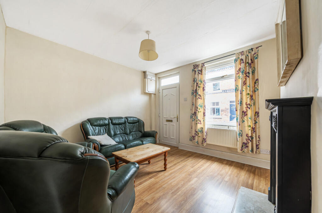 1332485-4-688b644...