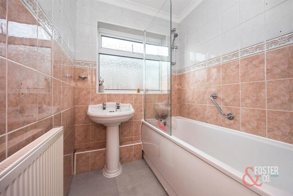 Phyllis Avenue 106-017.JPG