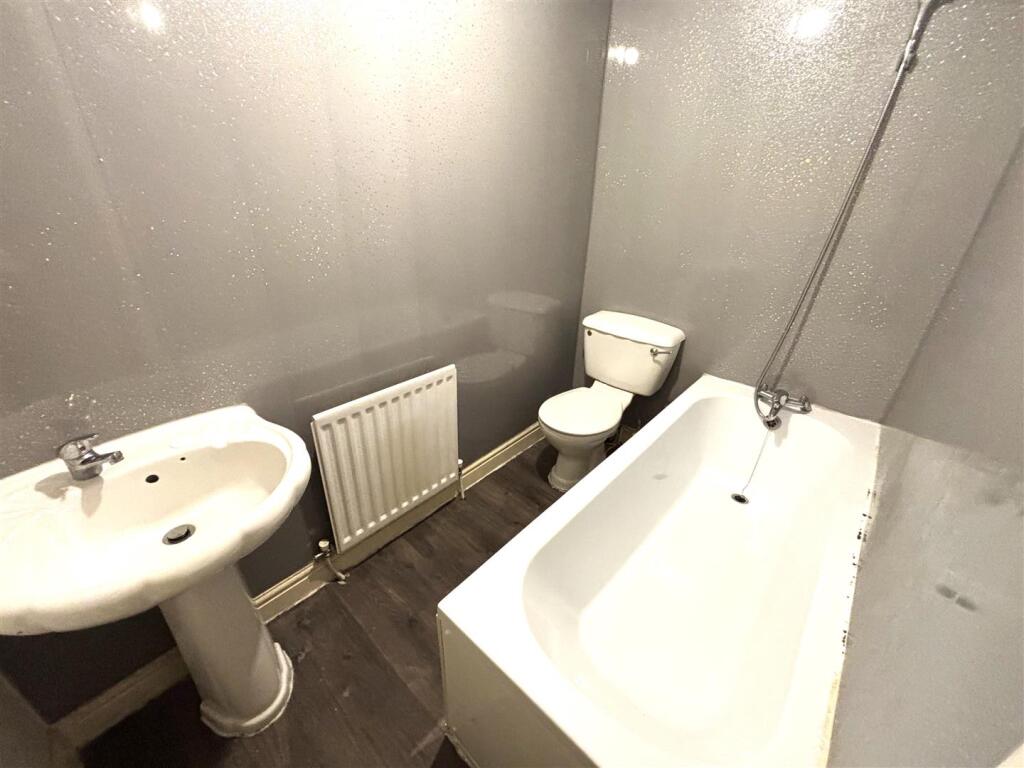 BATHROOM.jpeg