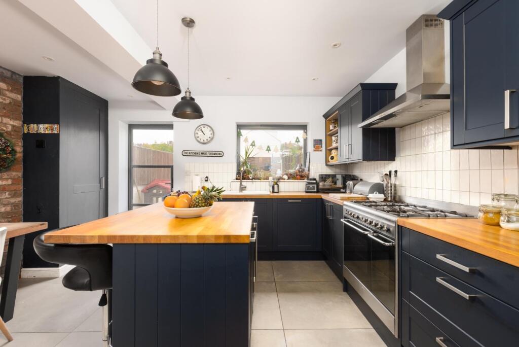 199 Luckwell Road, BS3-23.jpg