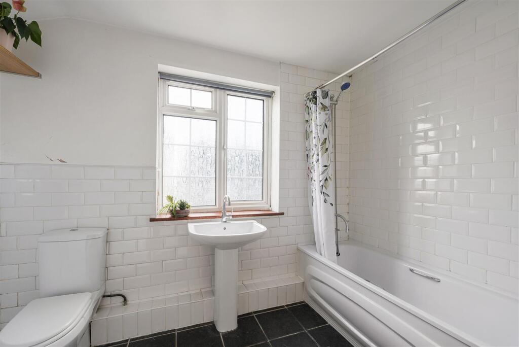 Victoria Road, E17
