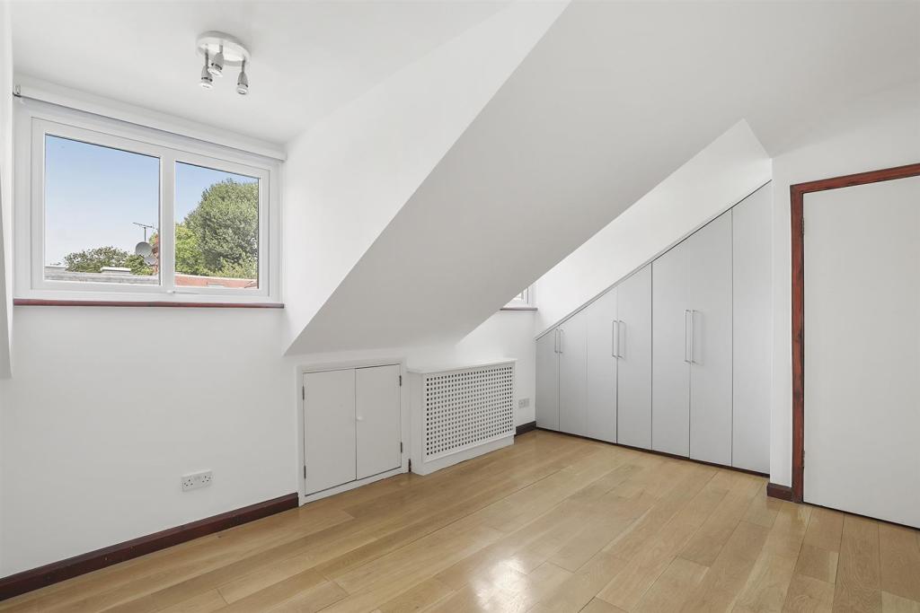 12 Eton Garages, Lambolle Place - NvCseNkaijLk3j7M