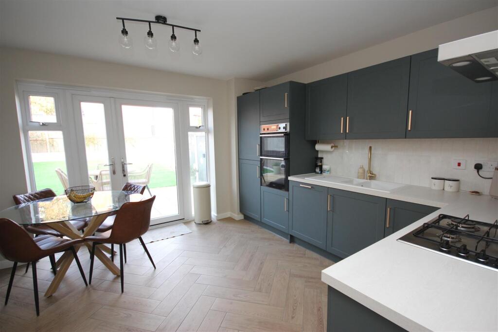 kitchen 1.JPG