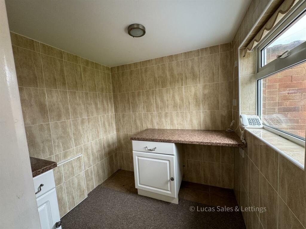 297 Bath Rd Kettering-16.jpg