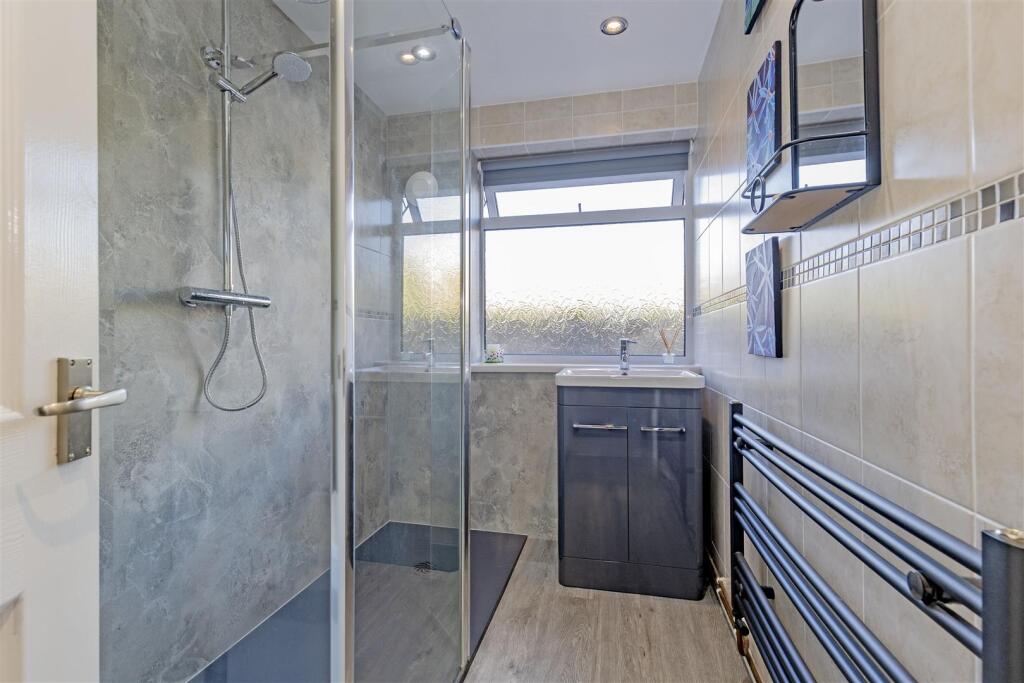 Shower Room-1.jpg