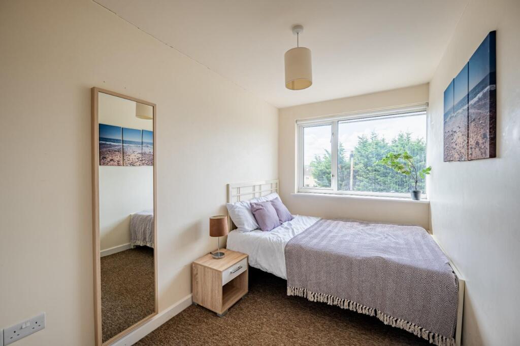 6 Stanway Close BA2 2UR-32.jpg