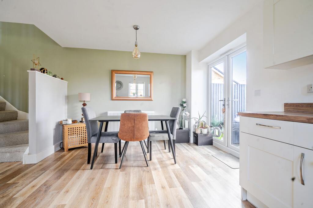 Kitchen/ Dining Room