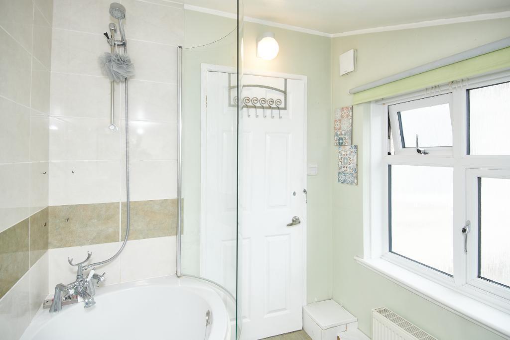 Bathroom - pic 3