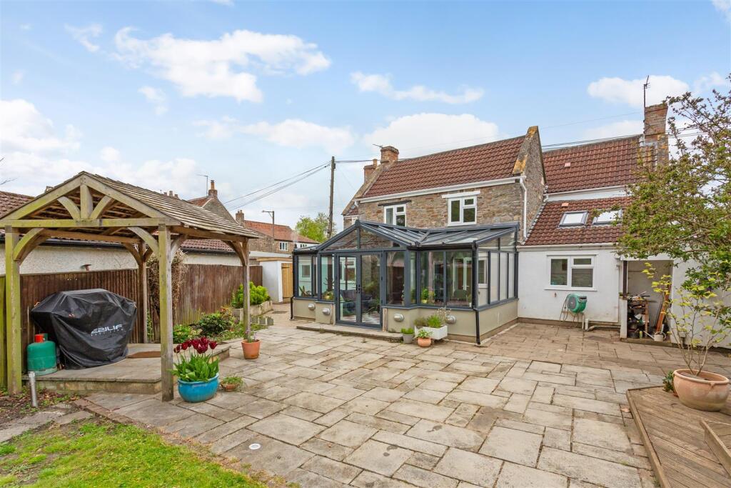 27 - Detached Period Property for Auction, Swinefo