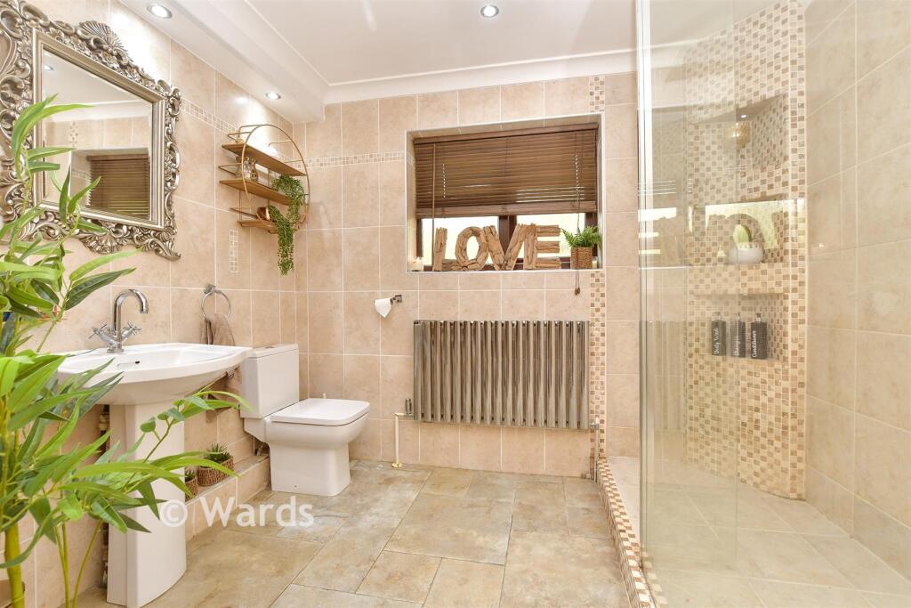 Family Shower Room