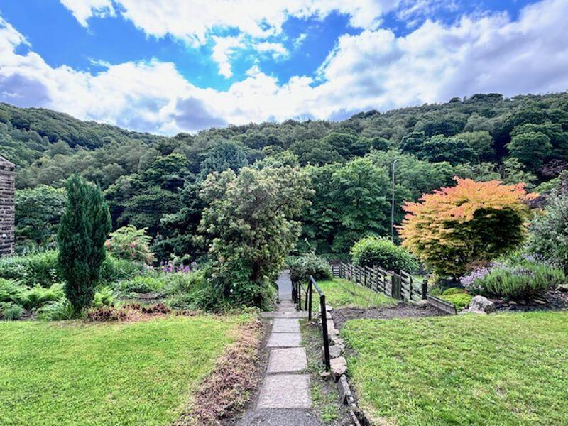 Front Garden &amp; Views