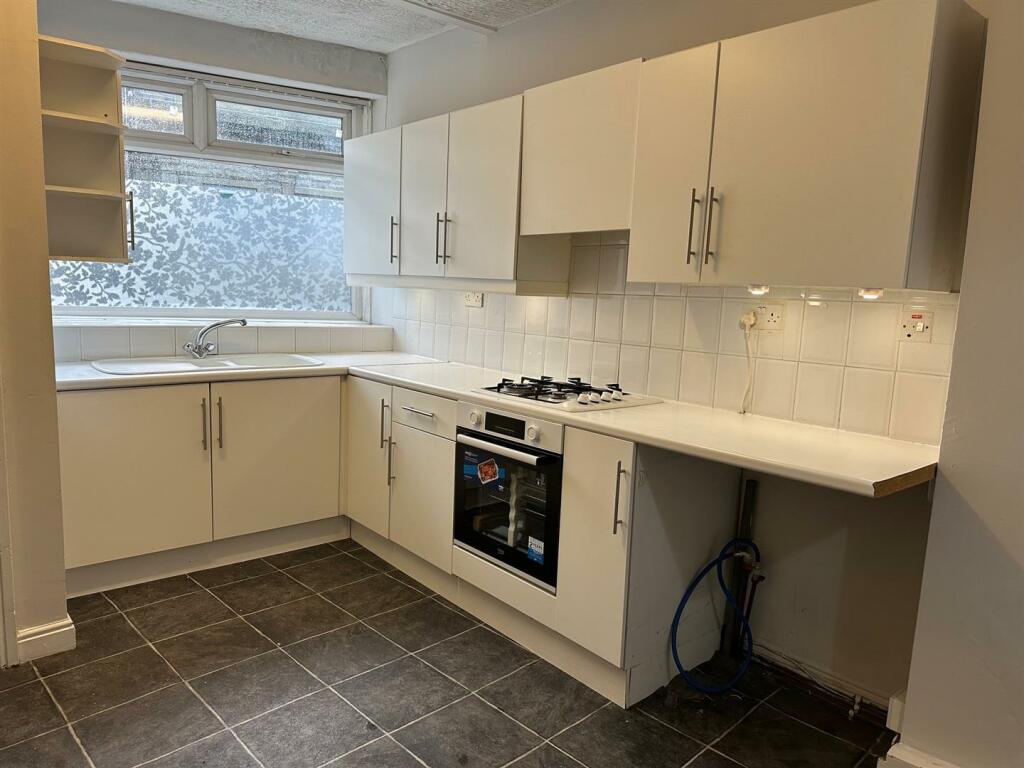 Kitchen 3.jpg