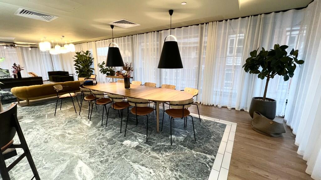 COMMUNAL LOUNGE